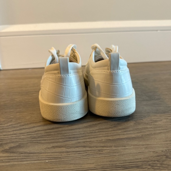 Vionics Winny Sneaker (White Leather) - Picture 3 of 4